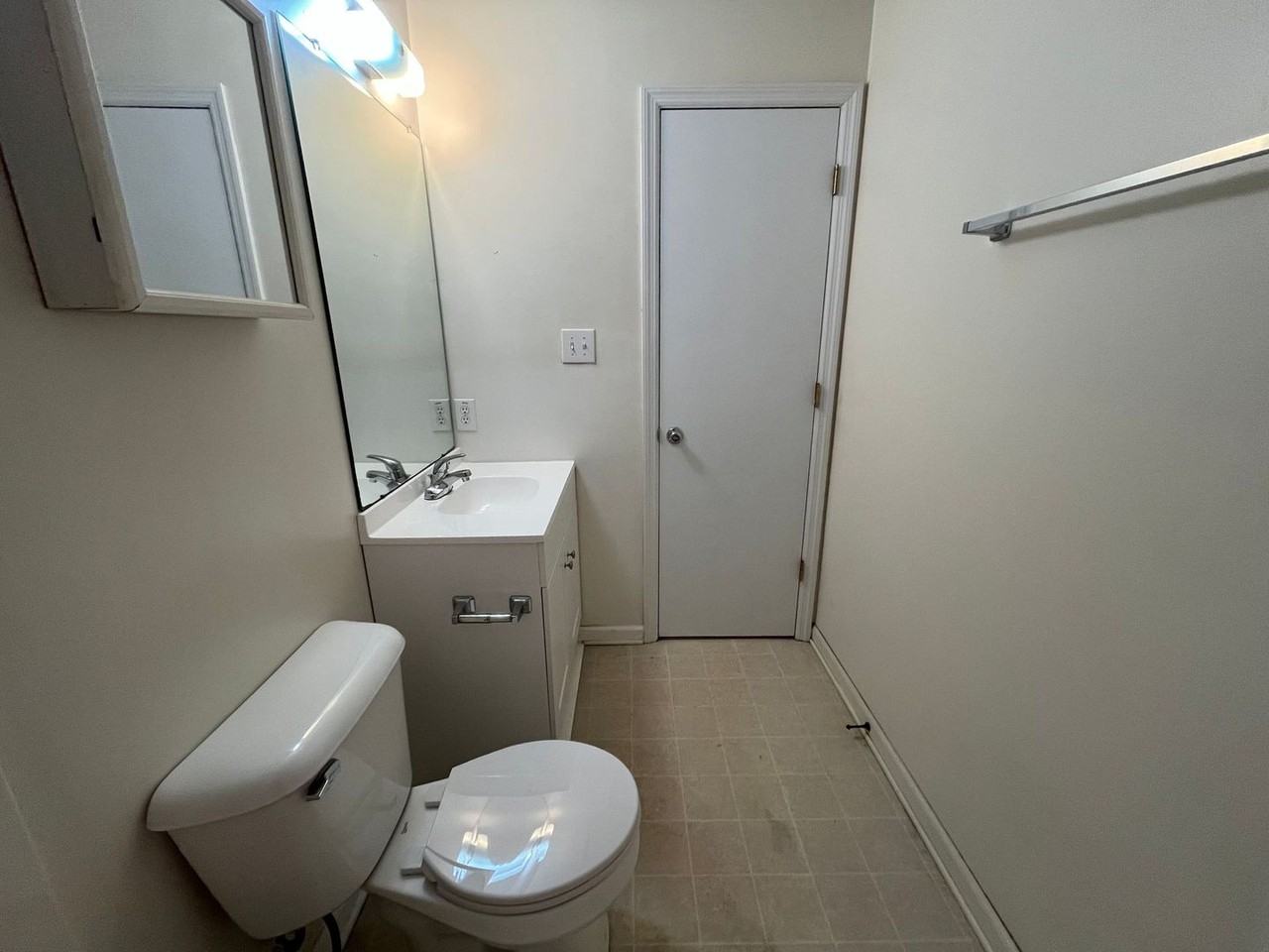 400 Meadowbrook Ln - Photo 2 of 33