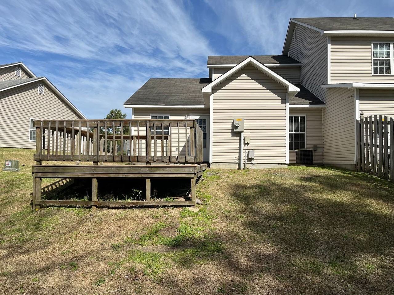 400 Meadowbrook Ln - Photo 3 of 33