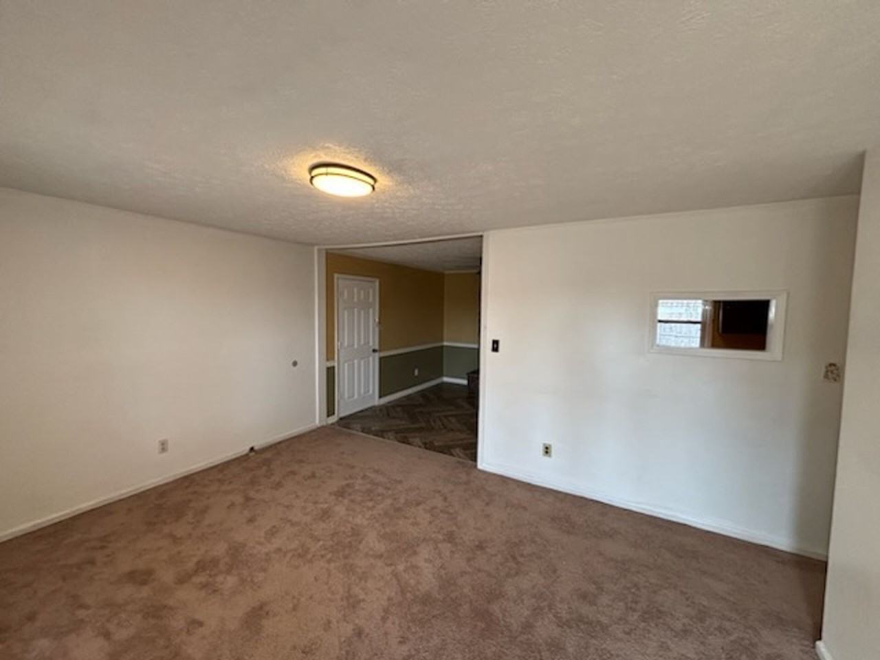 3718 Pioneer Dr - Photo 2 of 10