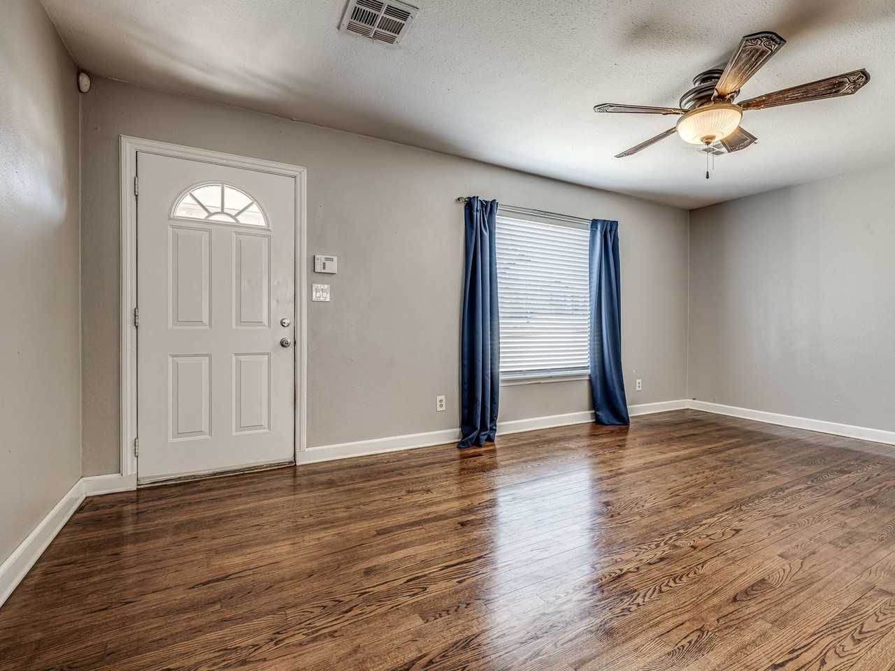 5405 N Hudson Ave - Photo 3 of 32