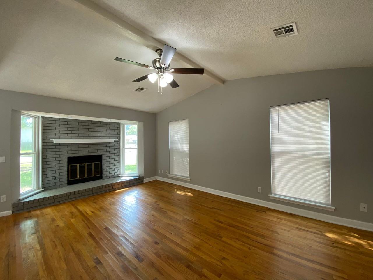 2909 S Narcissus Ave - Photo 2 of 17