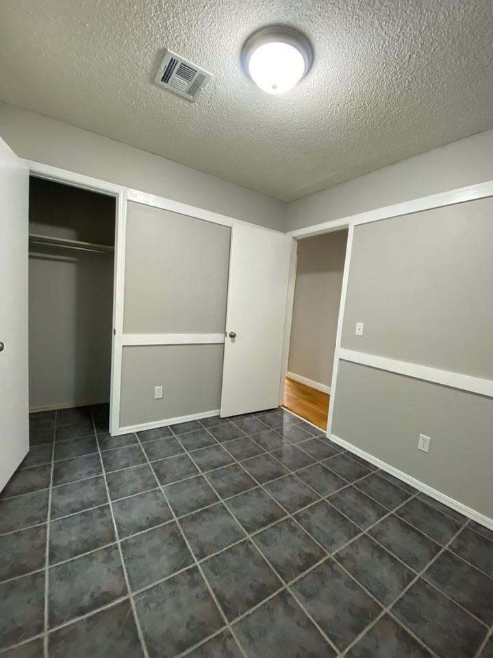 2909 S Narcissus Ave - Photo 6 of 17