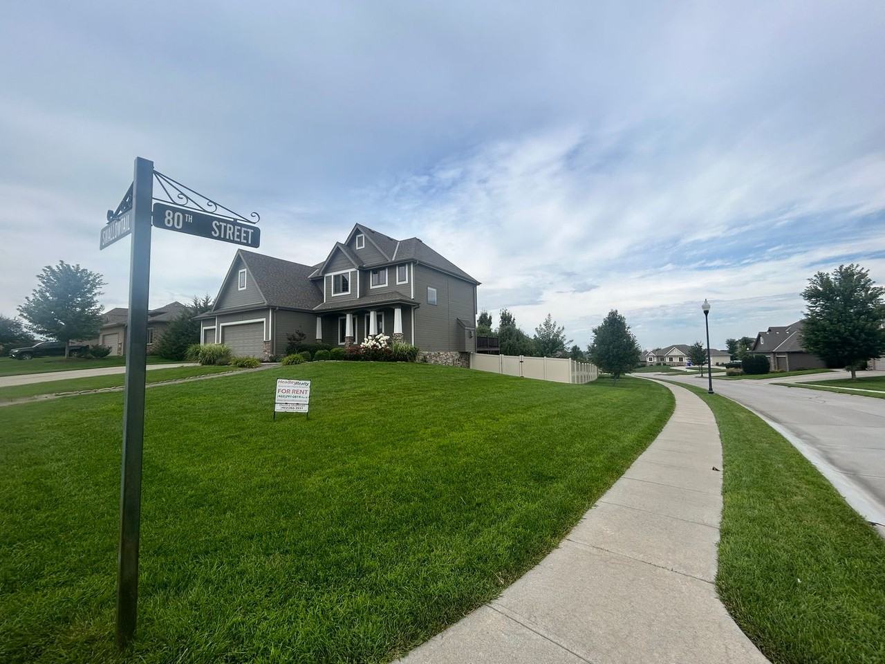 8006 Swallowtail St - Photo 2 of 24