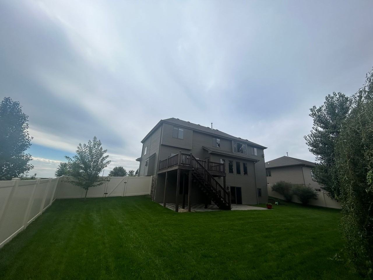 8006 Swallowtail St - Photo 3 of 24