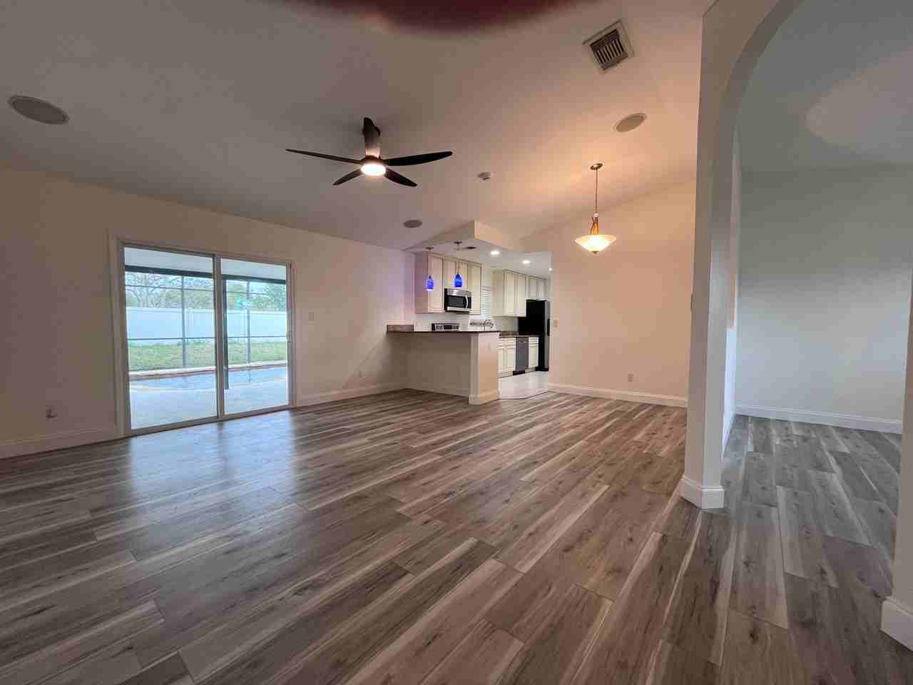 414 Tranquille Oaks Dr - Photo 3 of 16