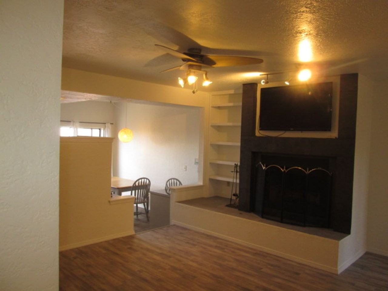 5139 Glenwood Pointe Ln Ne - Photo 3 of 28