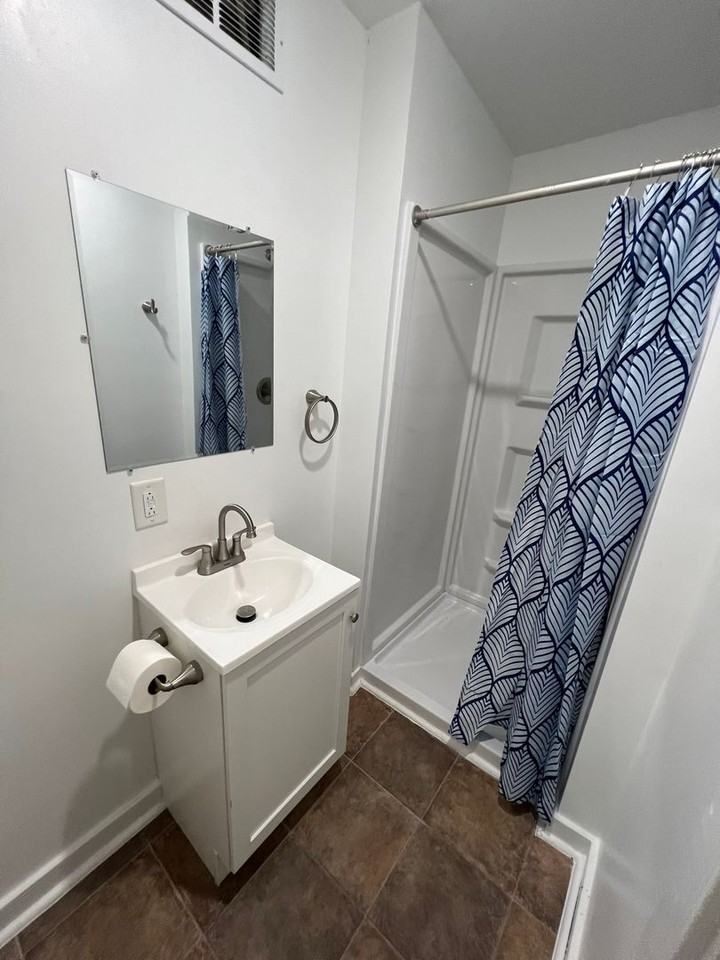 735 10th Street - Photo 2 of 37