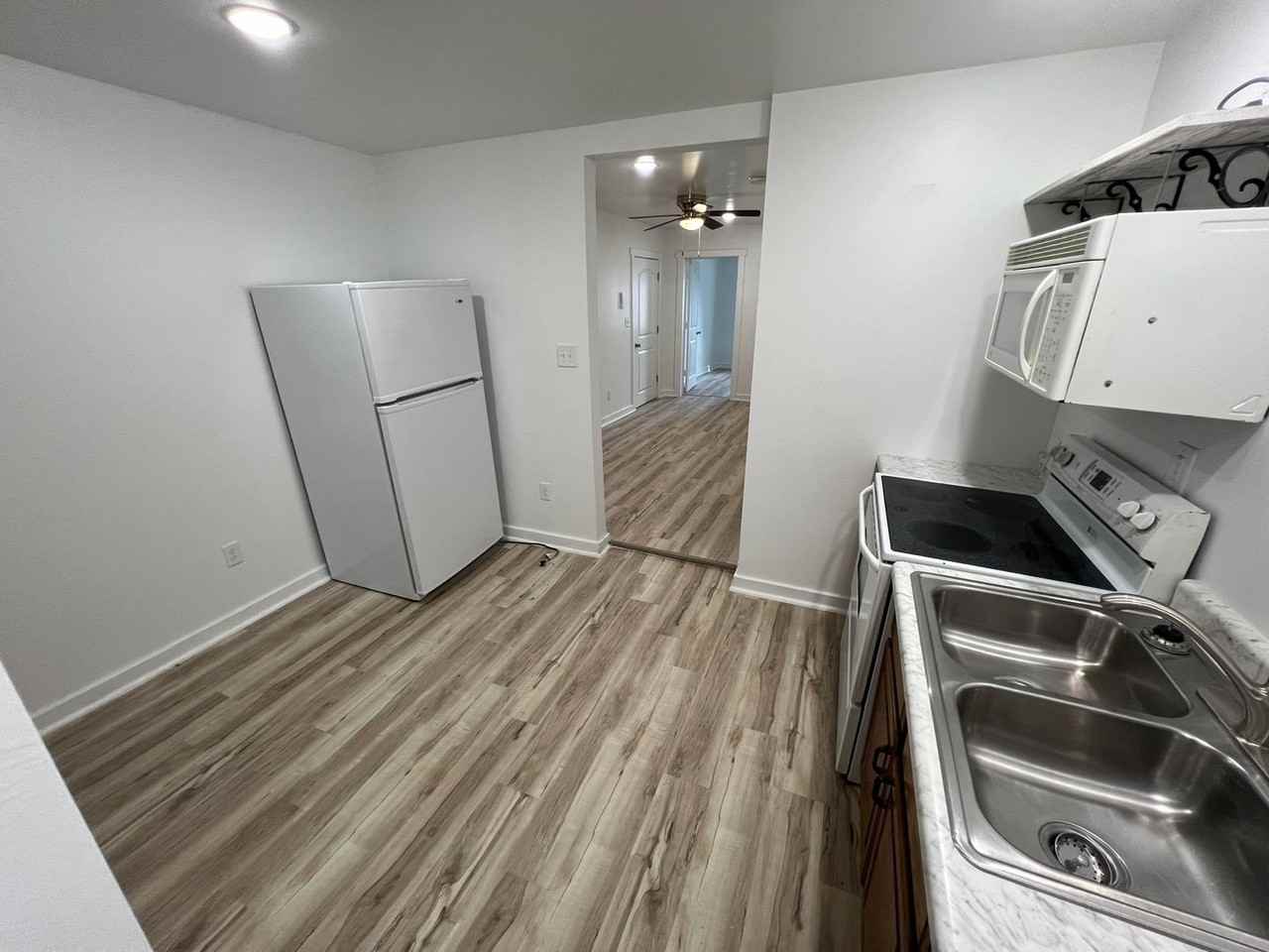 735 10th Street - Photo 6 of 37