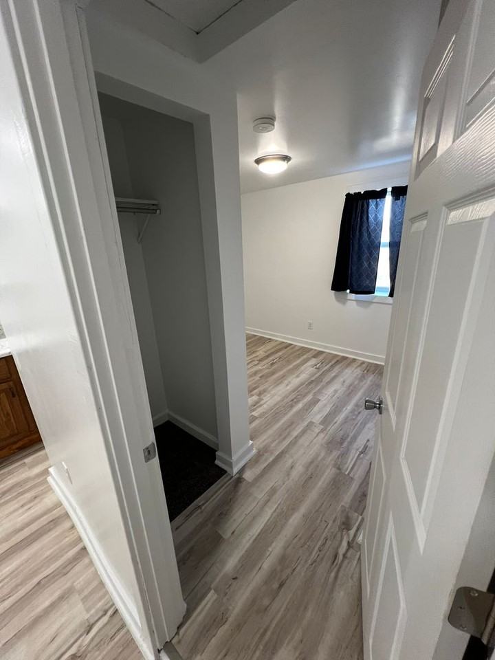 735 10th Street - Photo 7 of 37