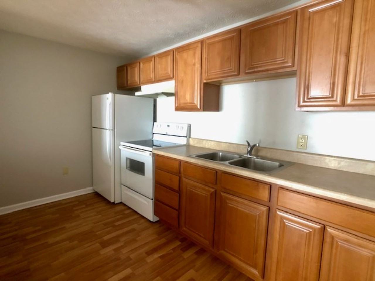 133 N West St Apt A3 #A3 - Photo 2 of 6