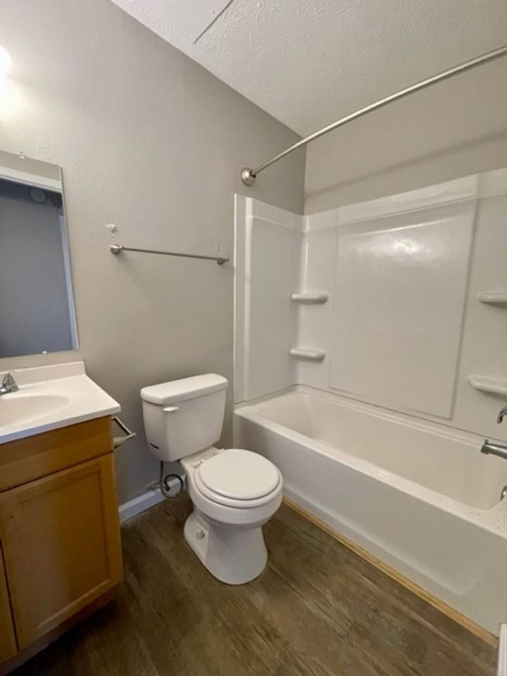 133 N West St Apt A3 #A3 - Photo 5 of 6