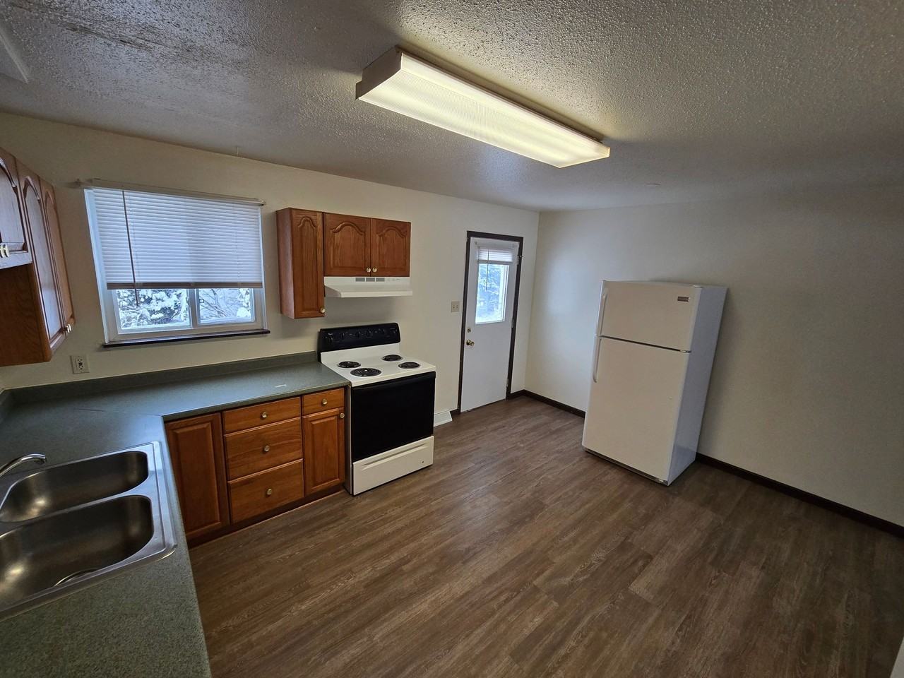 114 Water Street - Photo 3 of 7