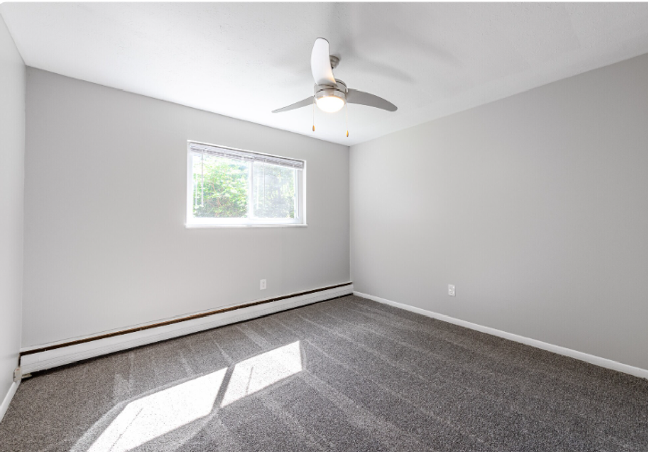 A FRESH START AT PARK HOUSE APARTMENTS! - Photo 7 of 9