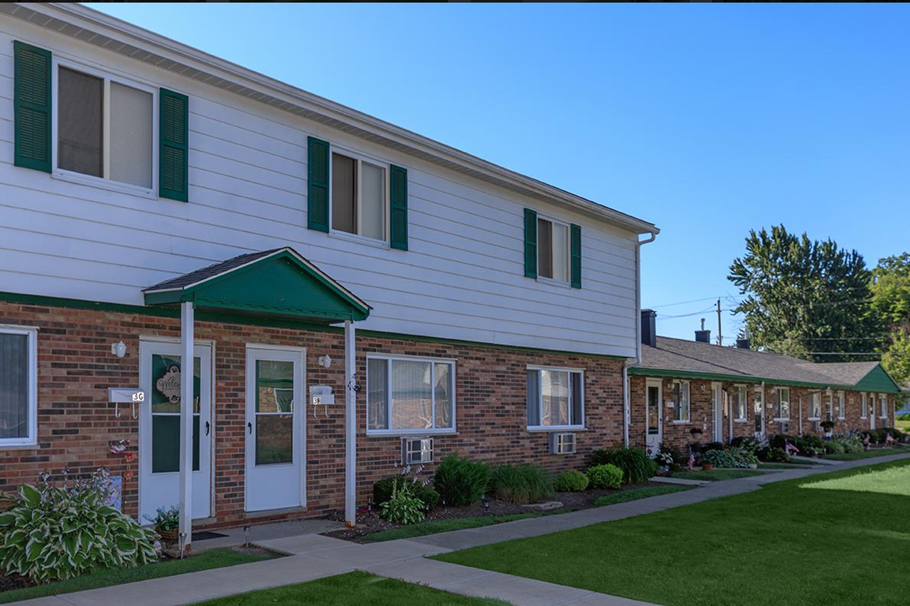 Summertree 7701 Sharon Dr - Photo 2 of 20