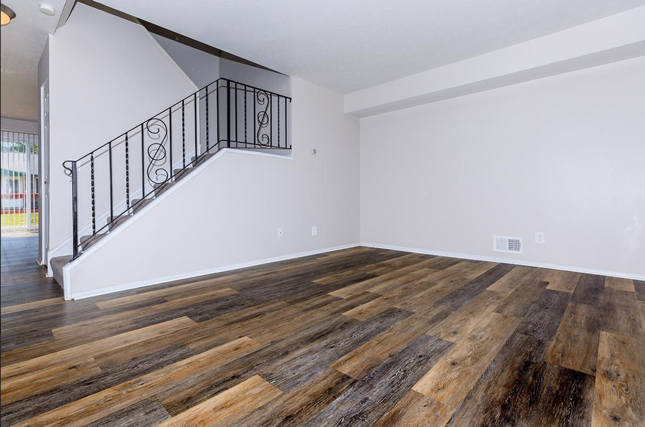 Summertree 7701 Sharon Dr - Photo 5 of 20