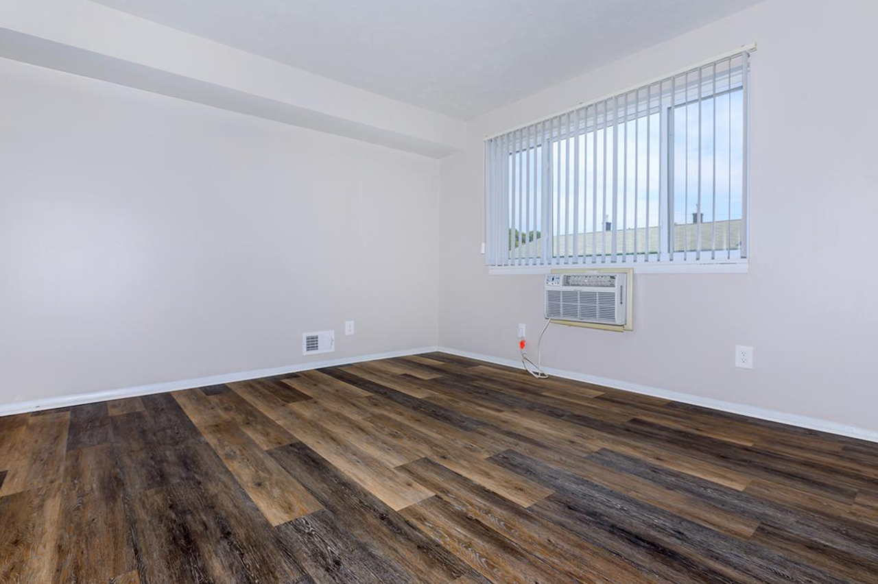 Summertree 7701 Sharon Dr - Photo 7 of 20