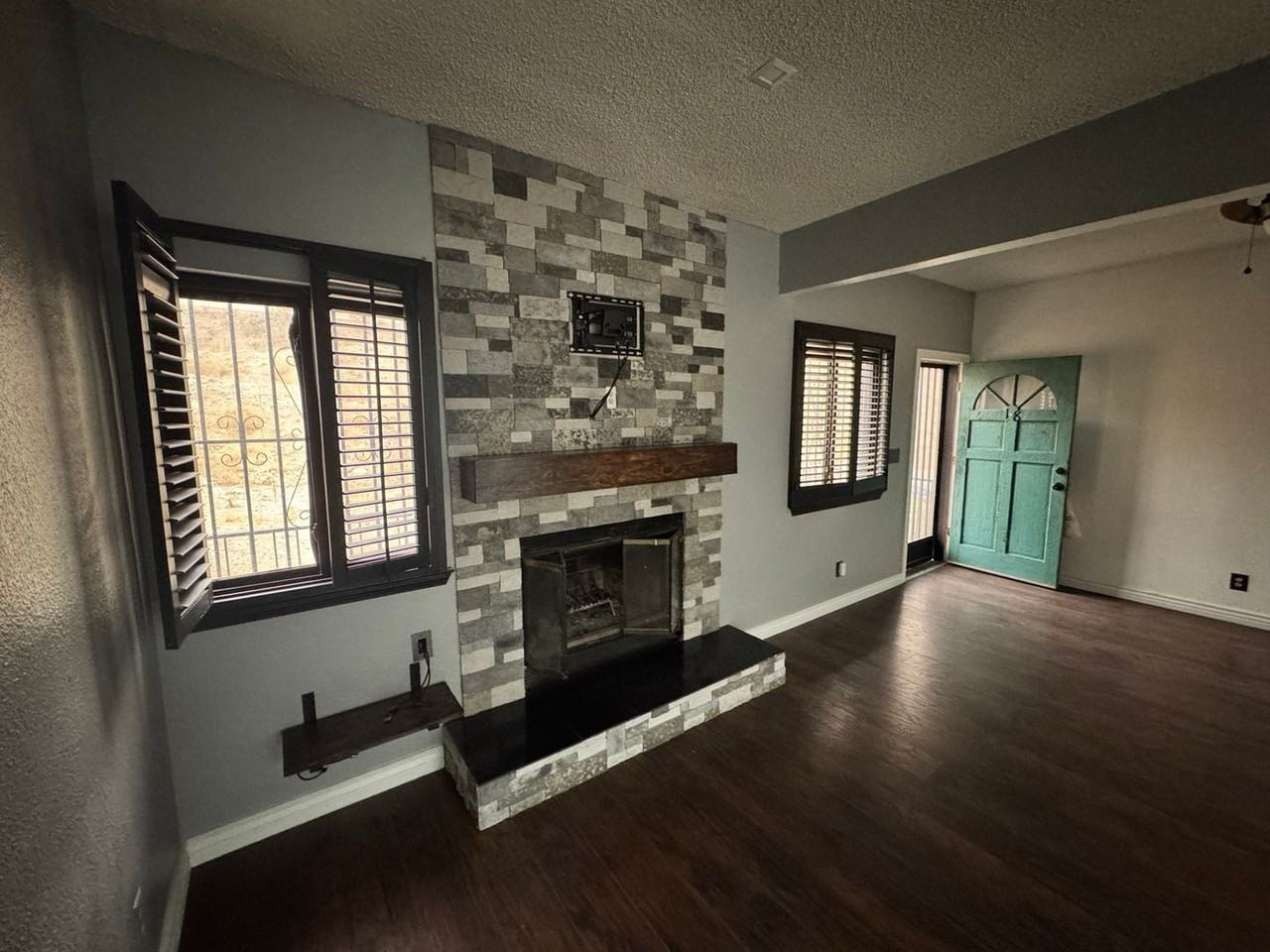 4618 N Stanton St - Photo 5 of 38