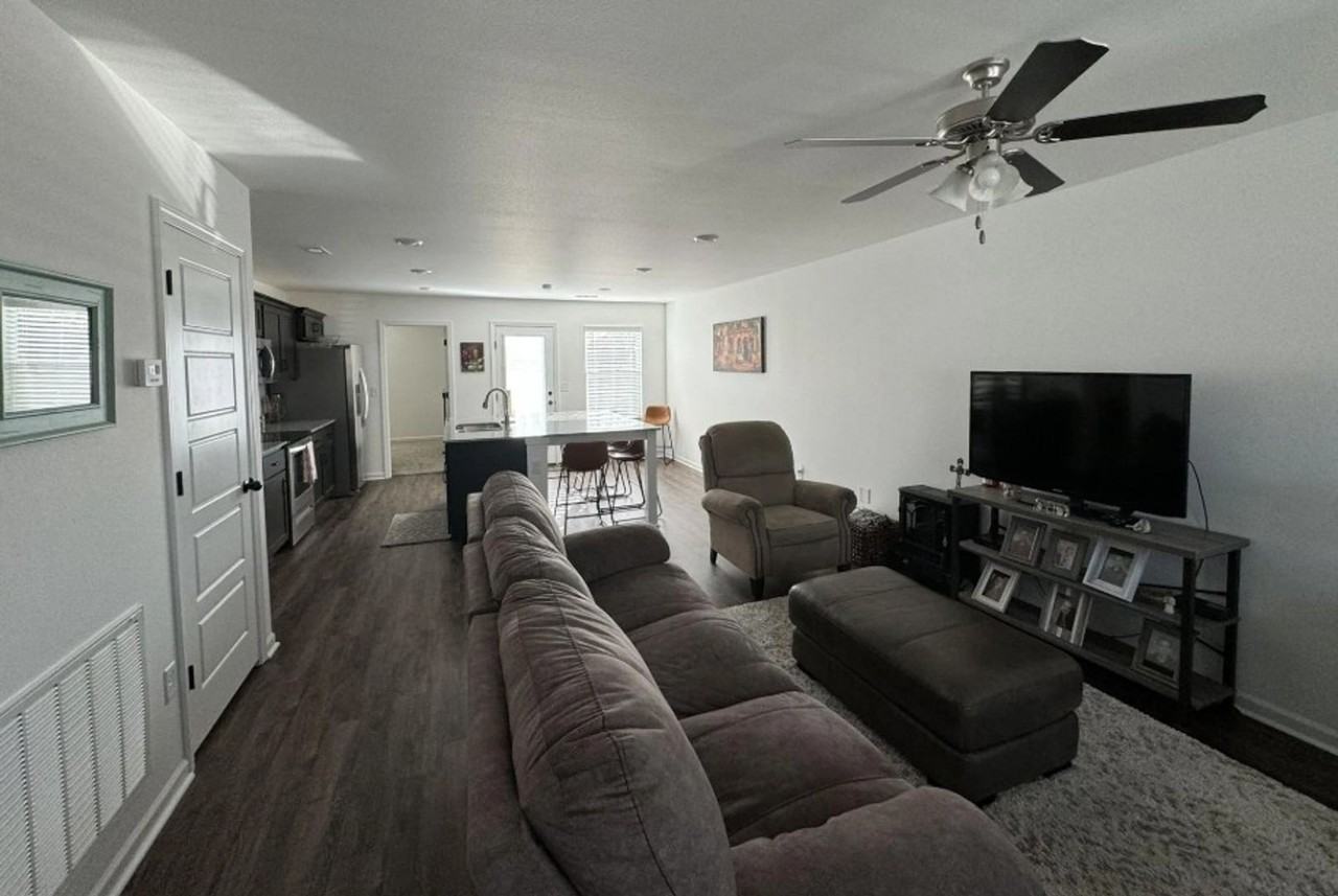 211 S Galena Ave - Photo 2 of 17
