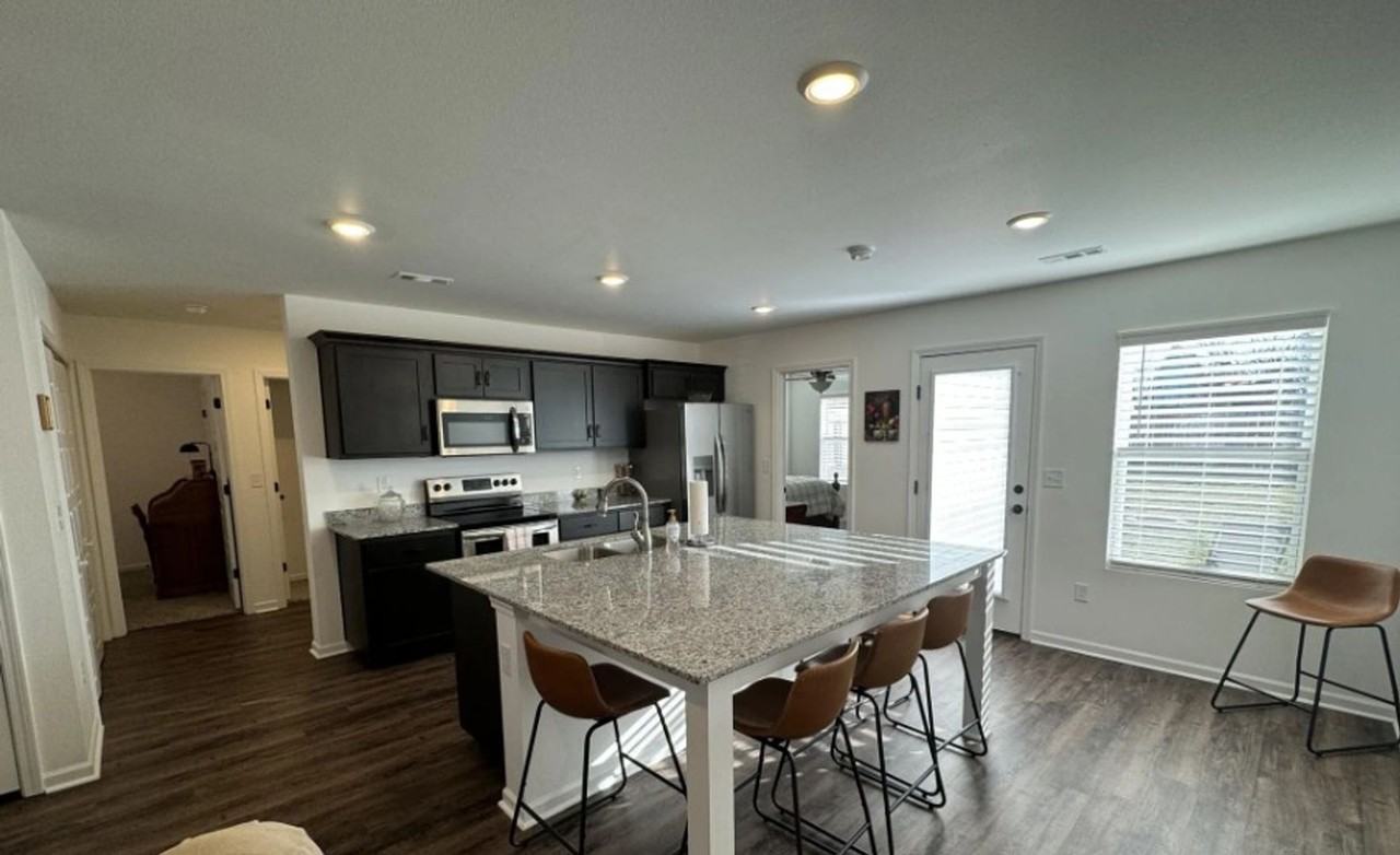 211 S Galena Ave - Photo 3 of 17