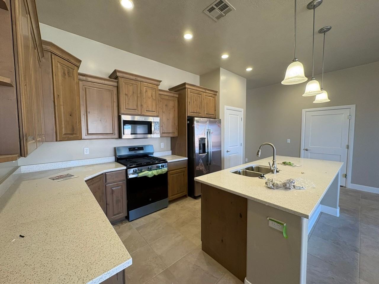 3044 W 590 N - Photo 7 of 19