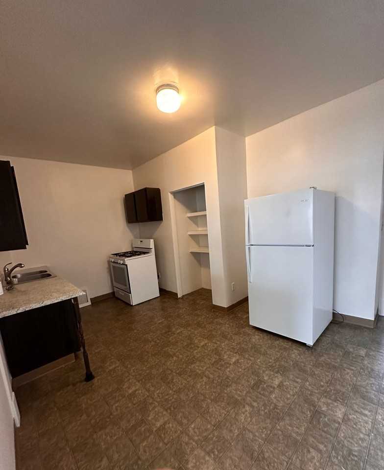 242 West 8th Street - Photo 4 of 16