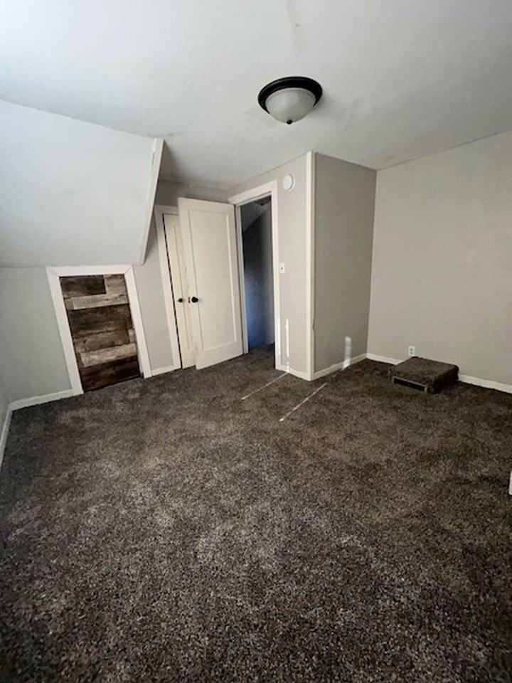 919 S Sherman Ave - Photo 7 of 8