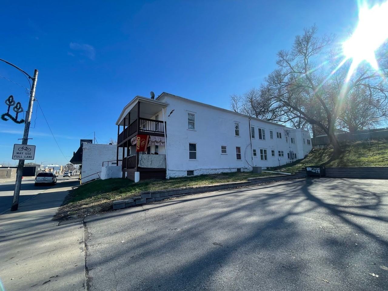 3411 Strong Ave - Photo 3 of 24