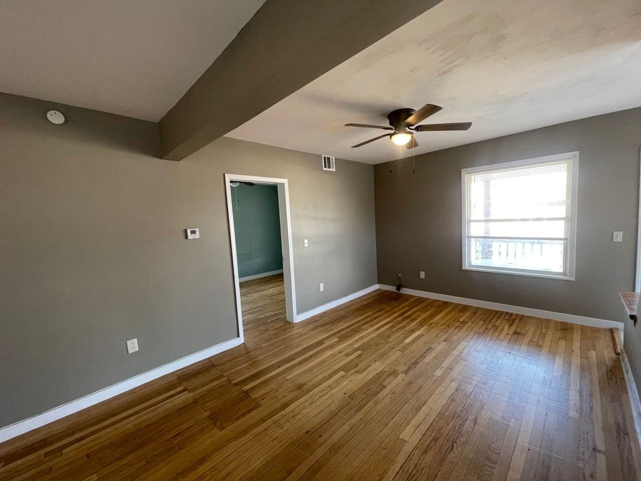 3411 Strong Ave - Photo 7 of 24