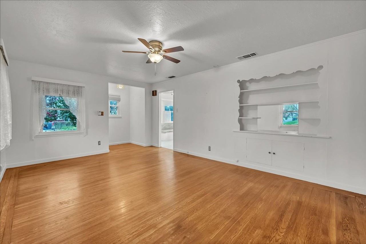 1531 Alabama Ave - Photo 3 of 19