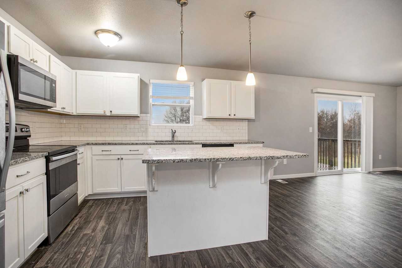 7213 Montego Bay St - Photo 3 of 21