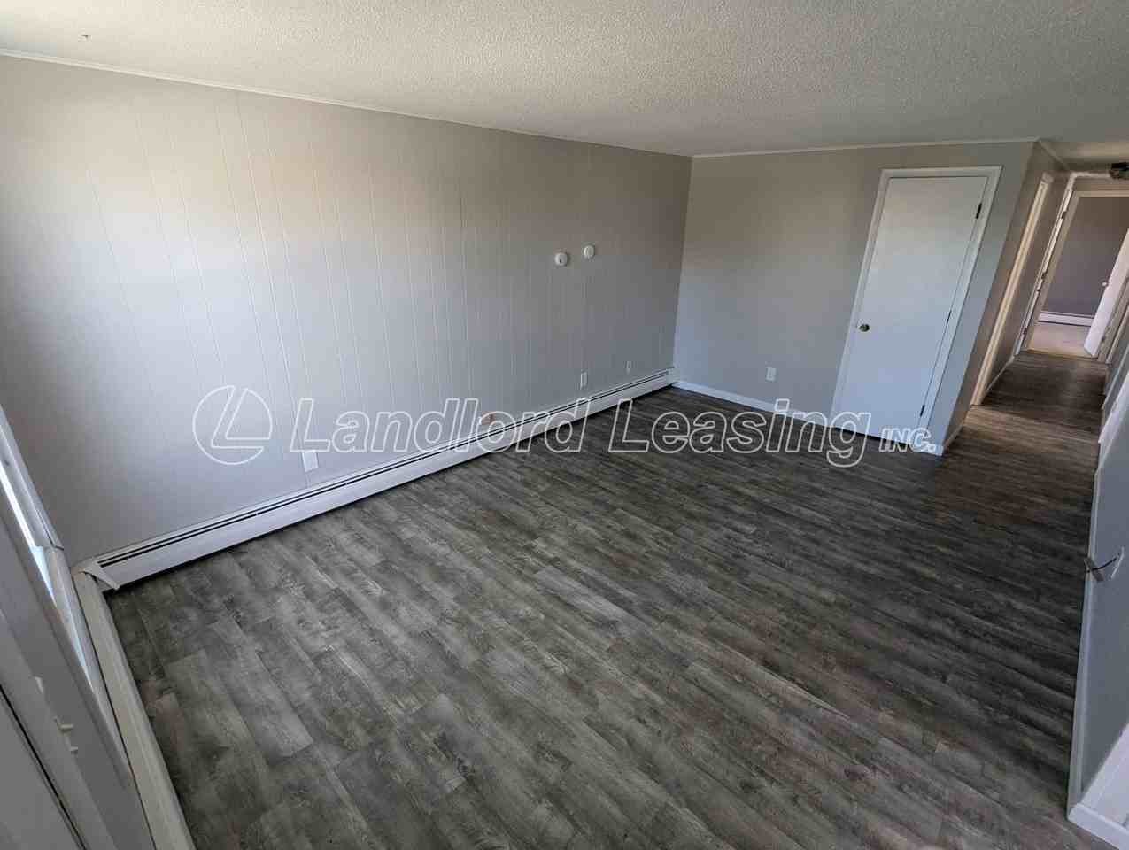 715 Abbe Rd S - Photo 3 of 13