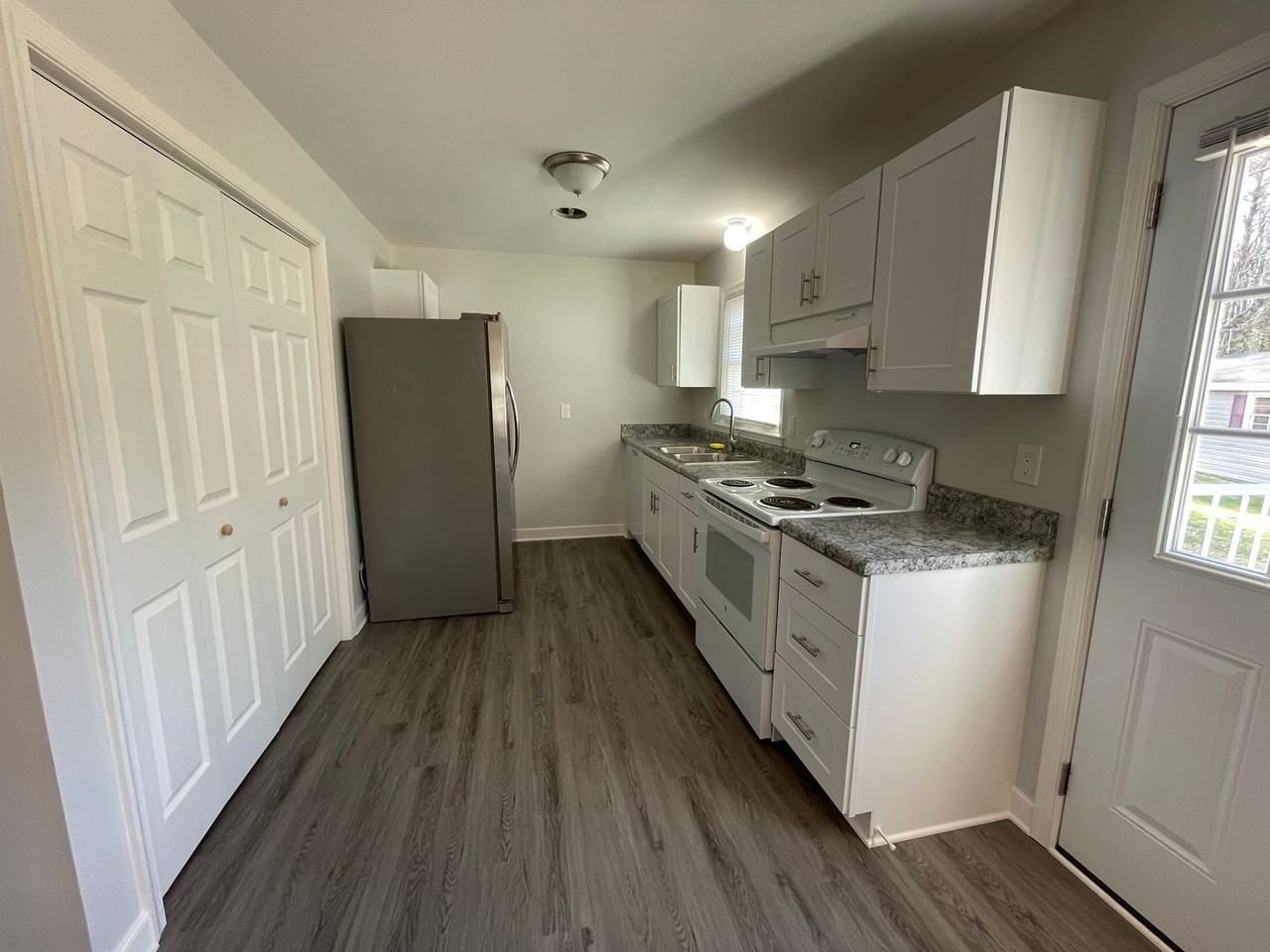 4219 Hickory Rd - Photo 5 of 16