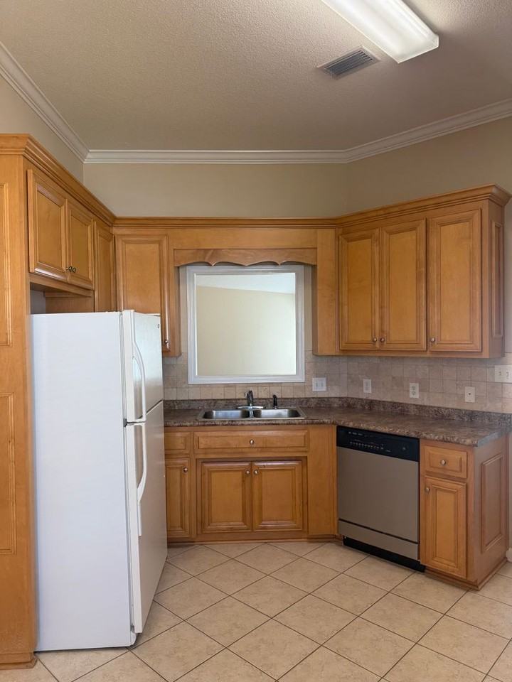 4417 Summer Hill Pl - Photo 6 of 18