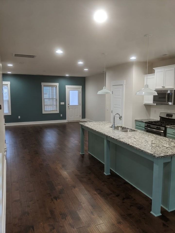 509 Beacon Ridge Blvd - Photo 2 of 11