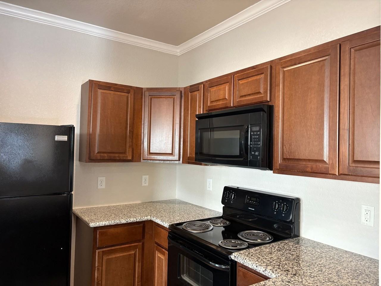 5018 Flipper Dr - Photo 3 of 30
