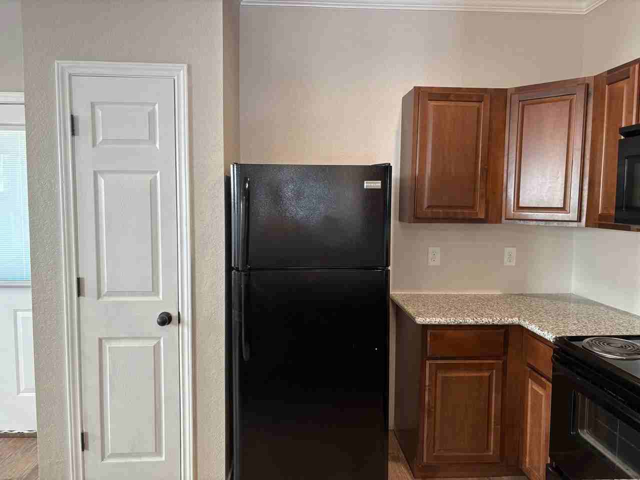 5018 Flipper Dr - Photo 5 of 30