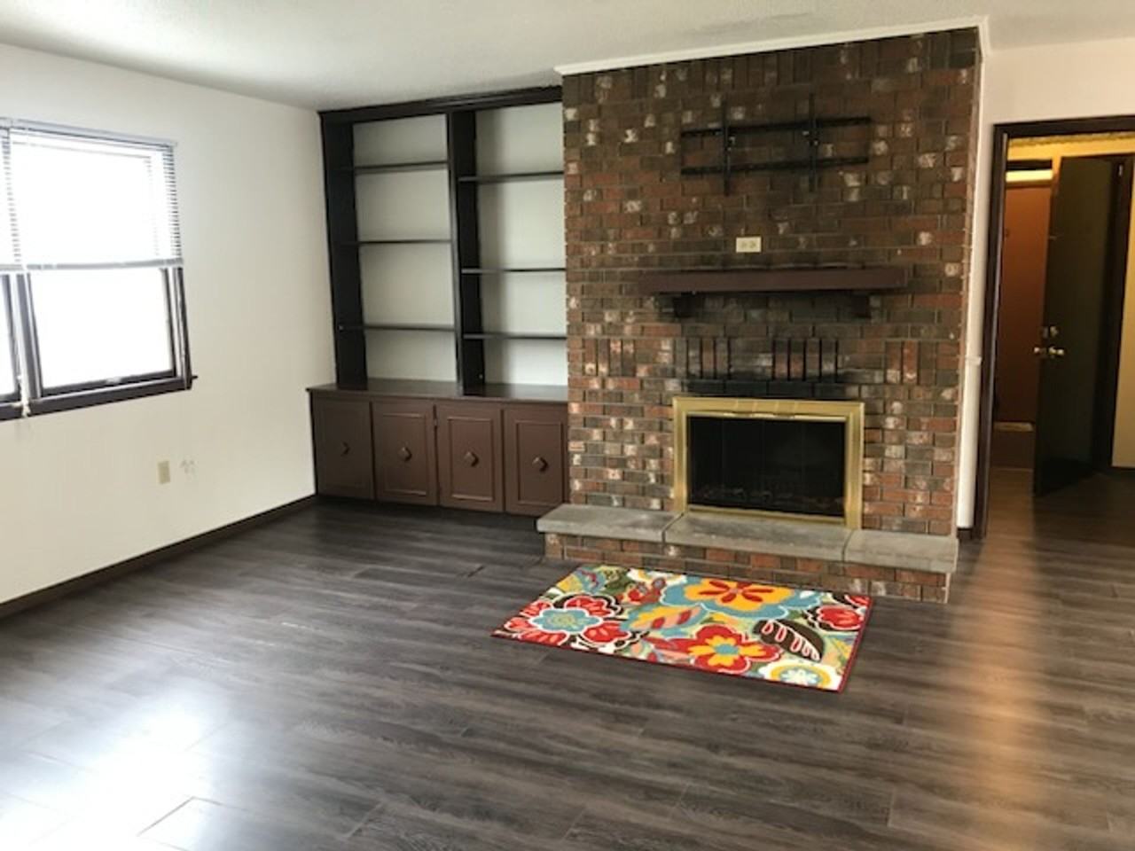 401 Hillcrest Drive - Photo 5 of 11