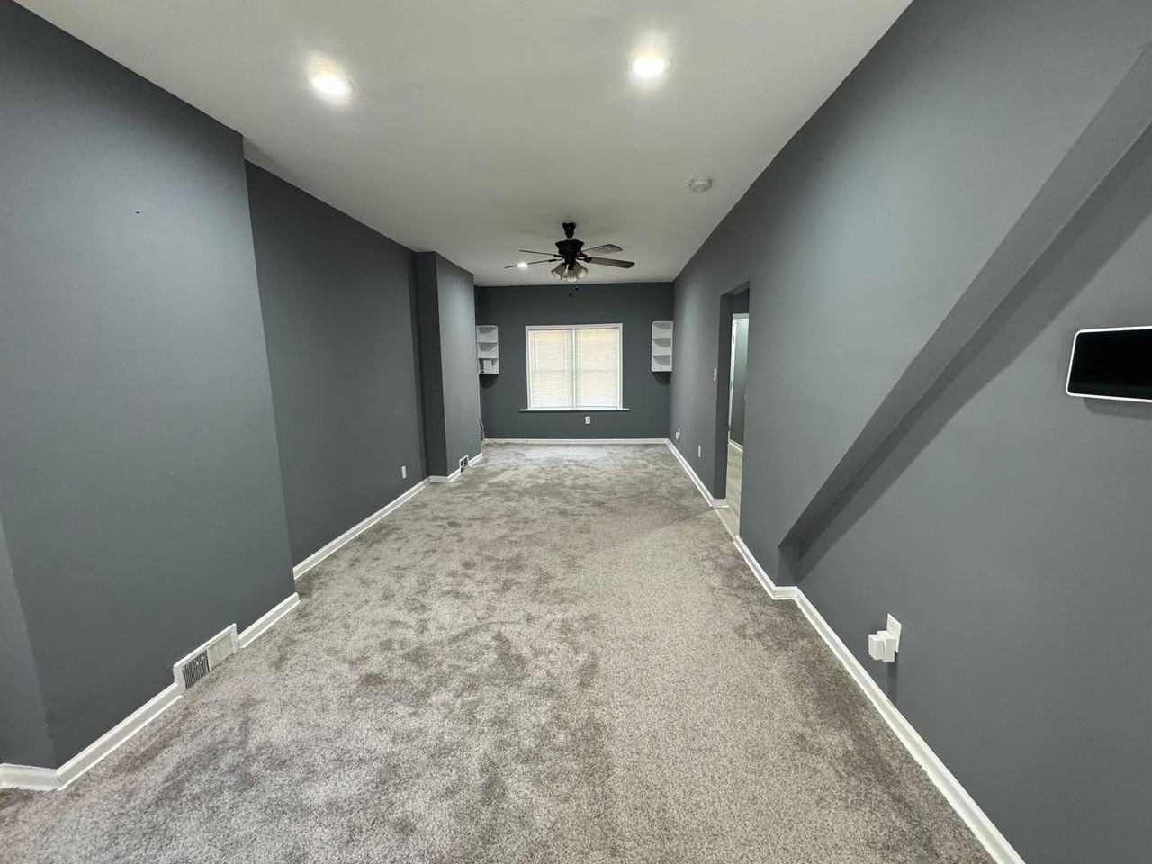 1034 S 4th St - Photo 2 of 8