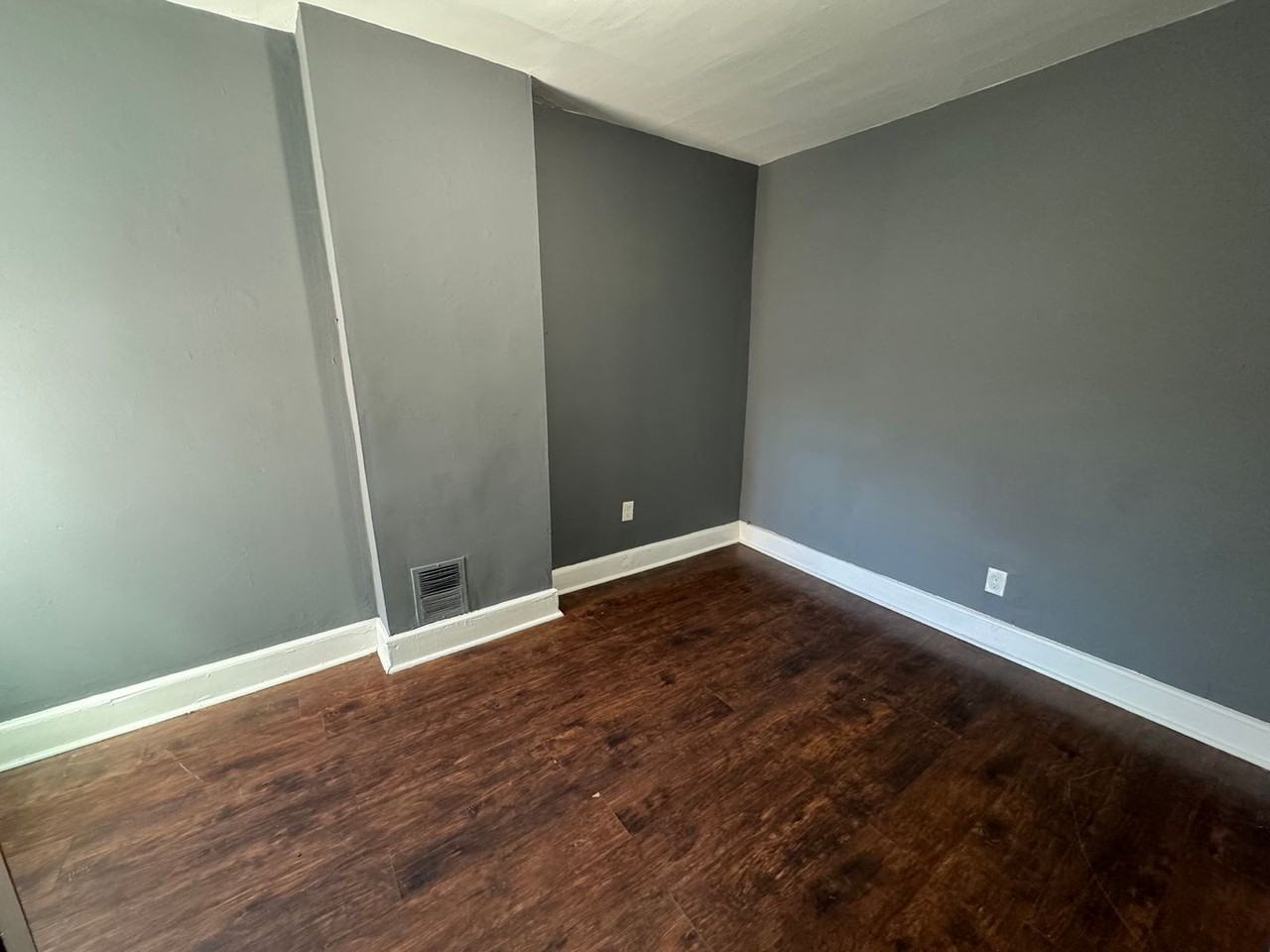 1034 S 4th St - Photo 3 of 8