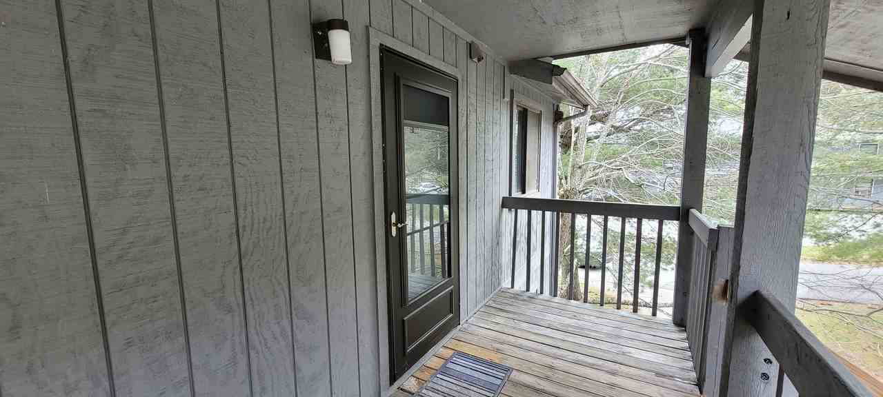 523 Meadowview Dr - Photo 3 of 18