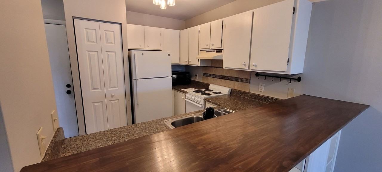 523 Meadowview Dr - Photo 6 of 18