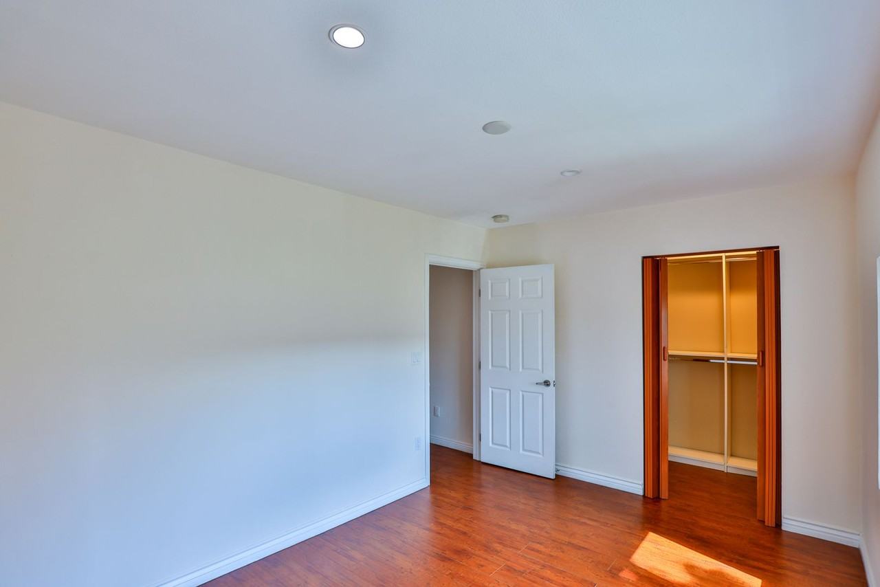 New Hampshire Apartments - Photo 6 of 19