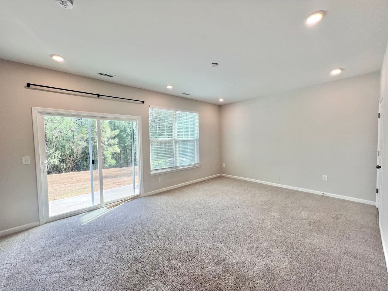1034 Manorhaven Dr - Photo 2 of 31