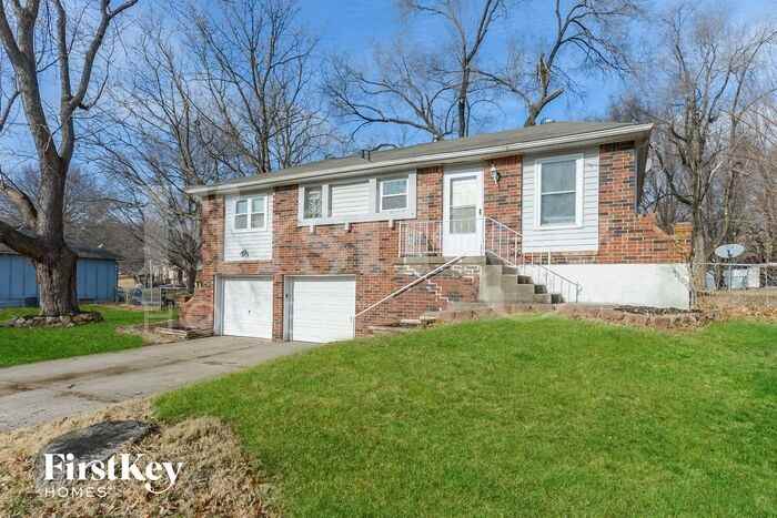 2811 Nw Hartford Ct - Photo 2 of 15