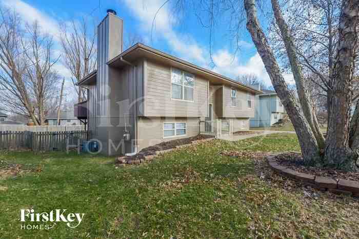 2108 Ne Cookson St - Photo 2 of 15