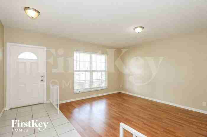 11035 Nw 27th St - Photo 2 of 15