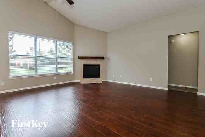 5605 Ortega Park Blvd - Photo 3 of 15