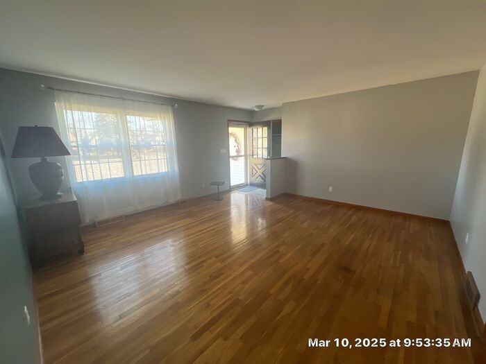 1115 Dechant Ct - Photo 2 of 19