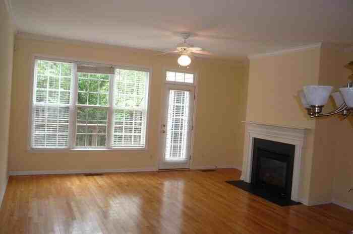 16 Scottish Ln - Photo 3 of 6