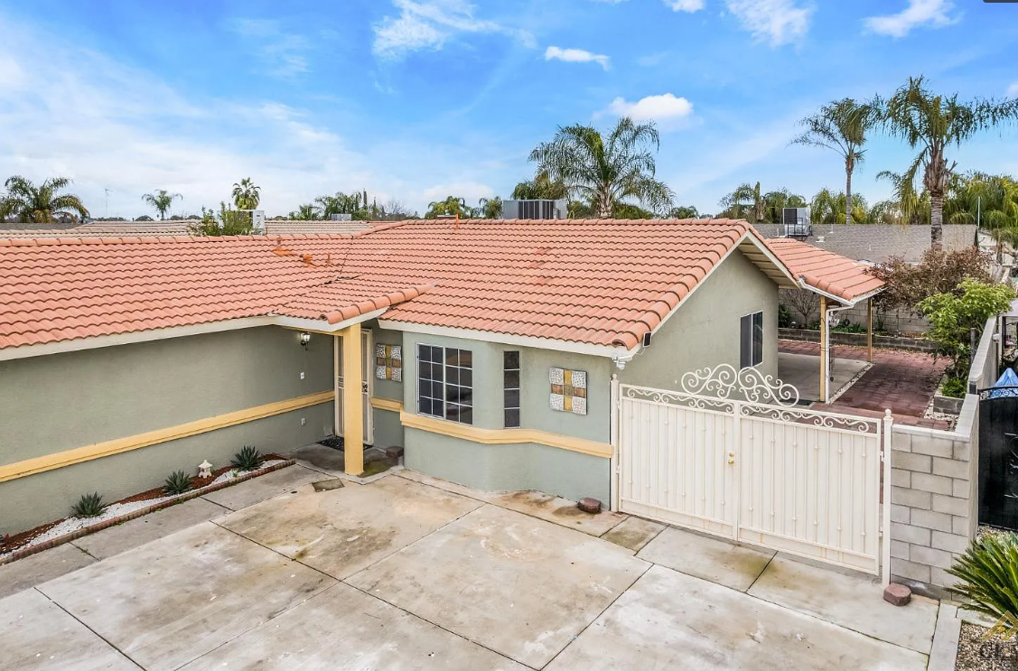 330 Carmel Dr #NA - Photo 2 of 4